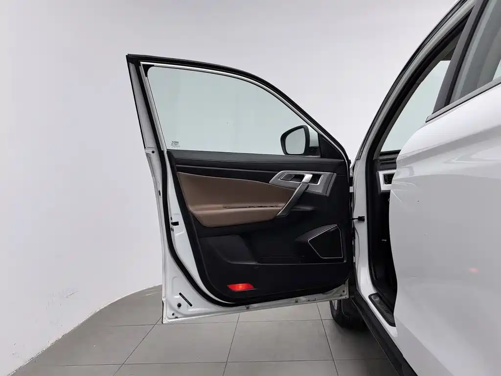Geely Boyue — миниатюра 8