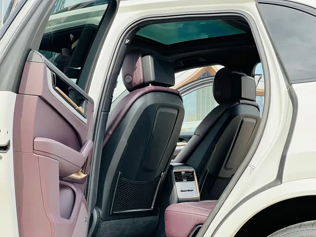 Porsche Cayenne — миниатюра 5