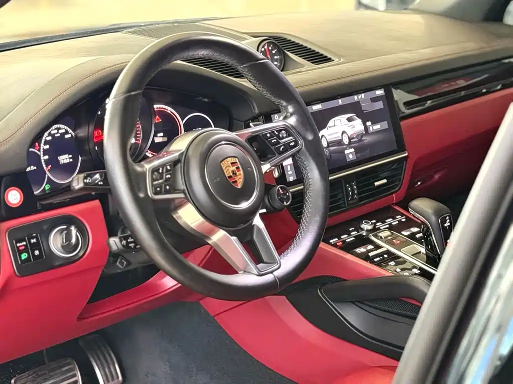 Porsche Cayenne — миниатюра 7