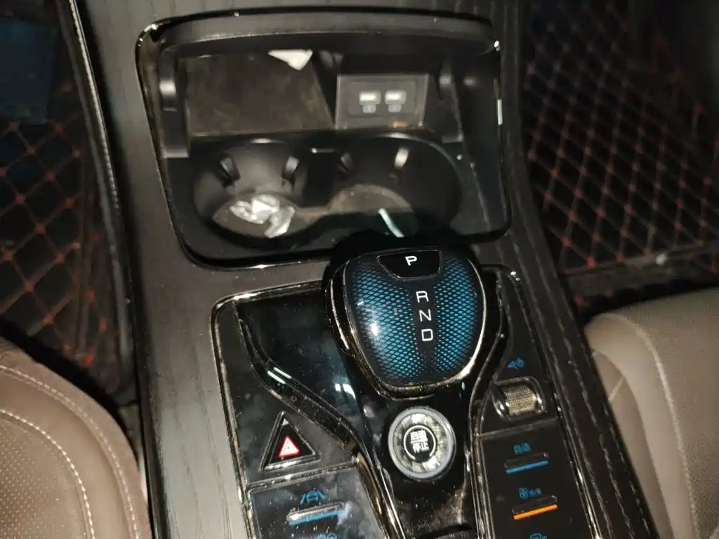 BYD Han — миниатюра 10