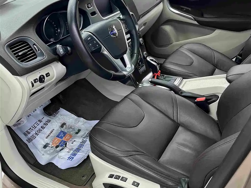 Volvo V40 — миниатюра 6