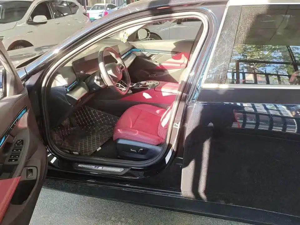 BMW i5 — миниатюра 5
