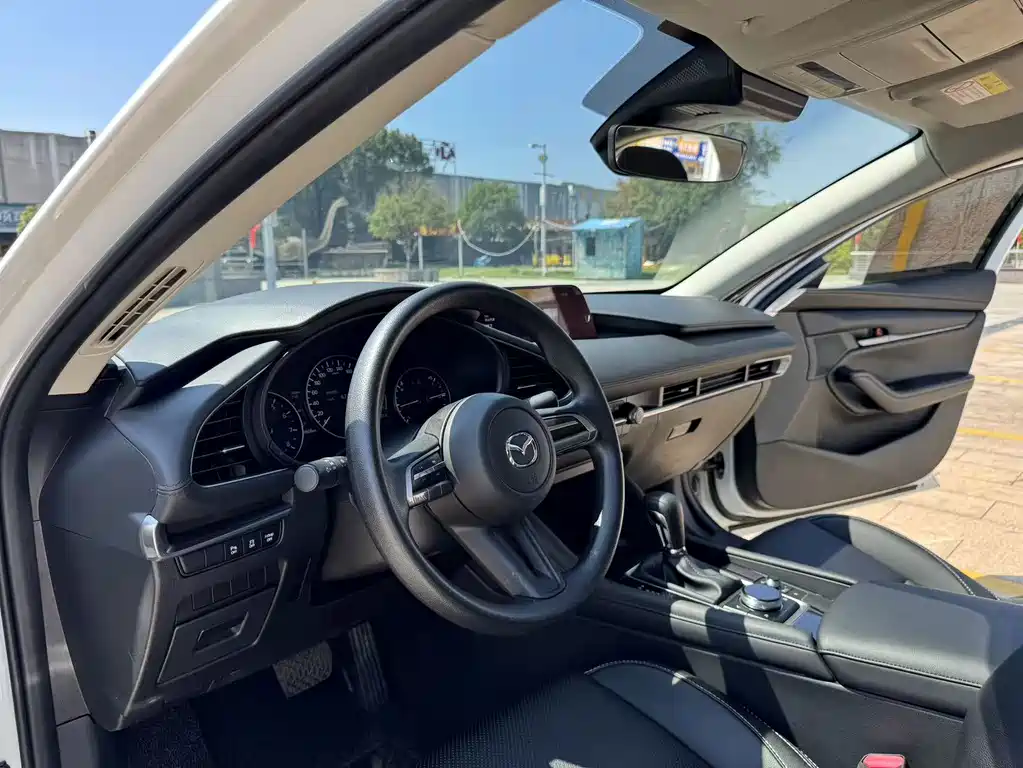 Mazda 3 Axela — миниатюра 11