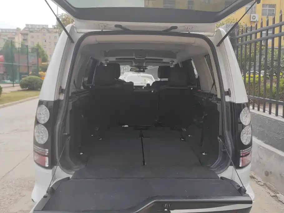 Land Rover Discovery — миниатюра 4