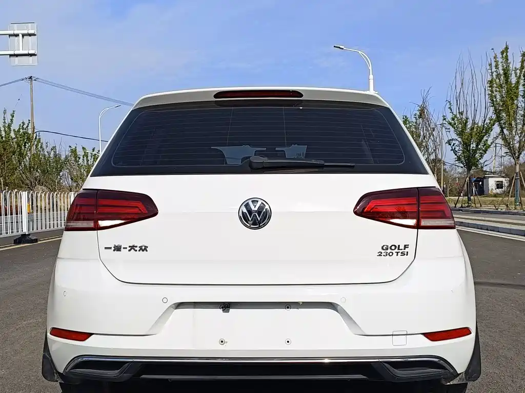 Volkswagen Golf 2018 230TSI AT Comfort