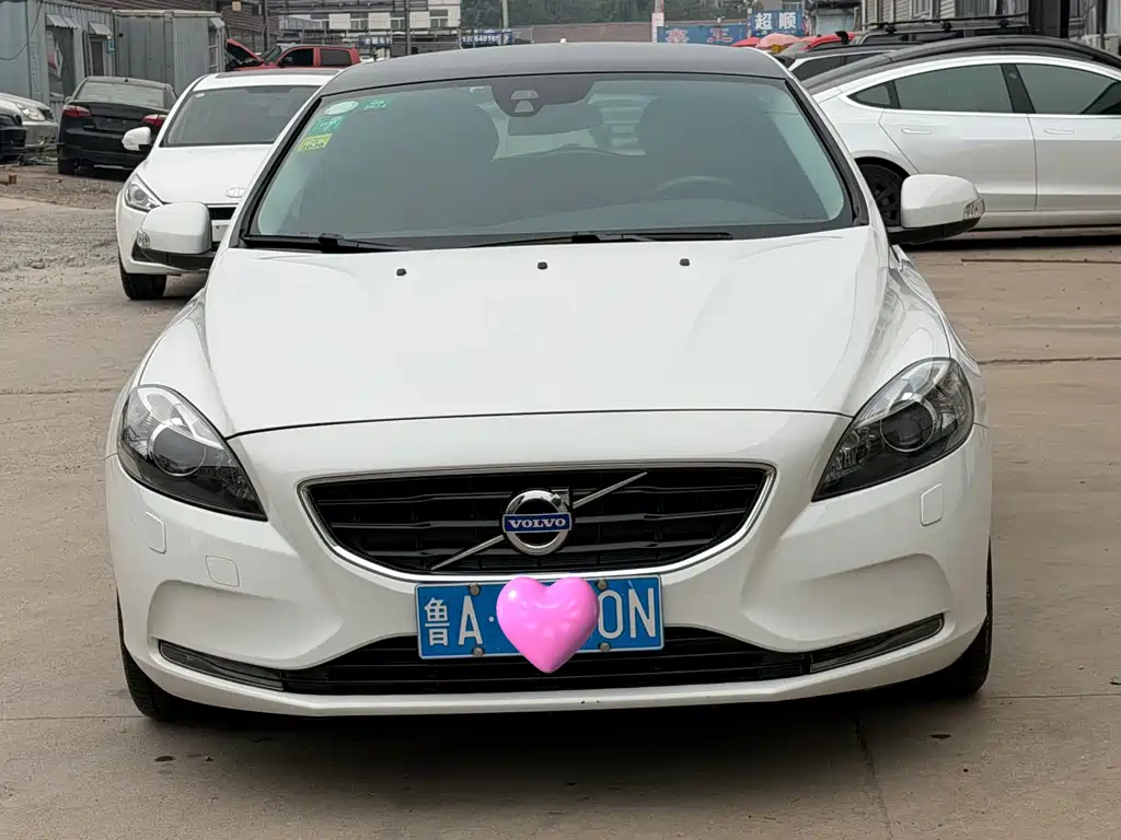 Volvo V40 — миниатюра 2