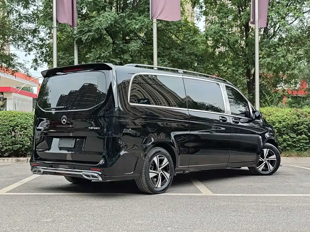 Mercedes-Benz Vito 2024 2.0T 7 мест