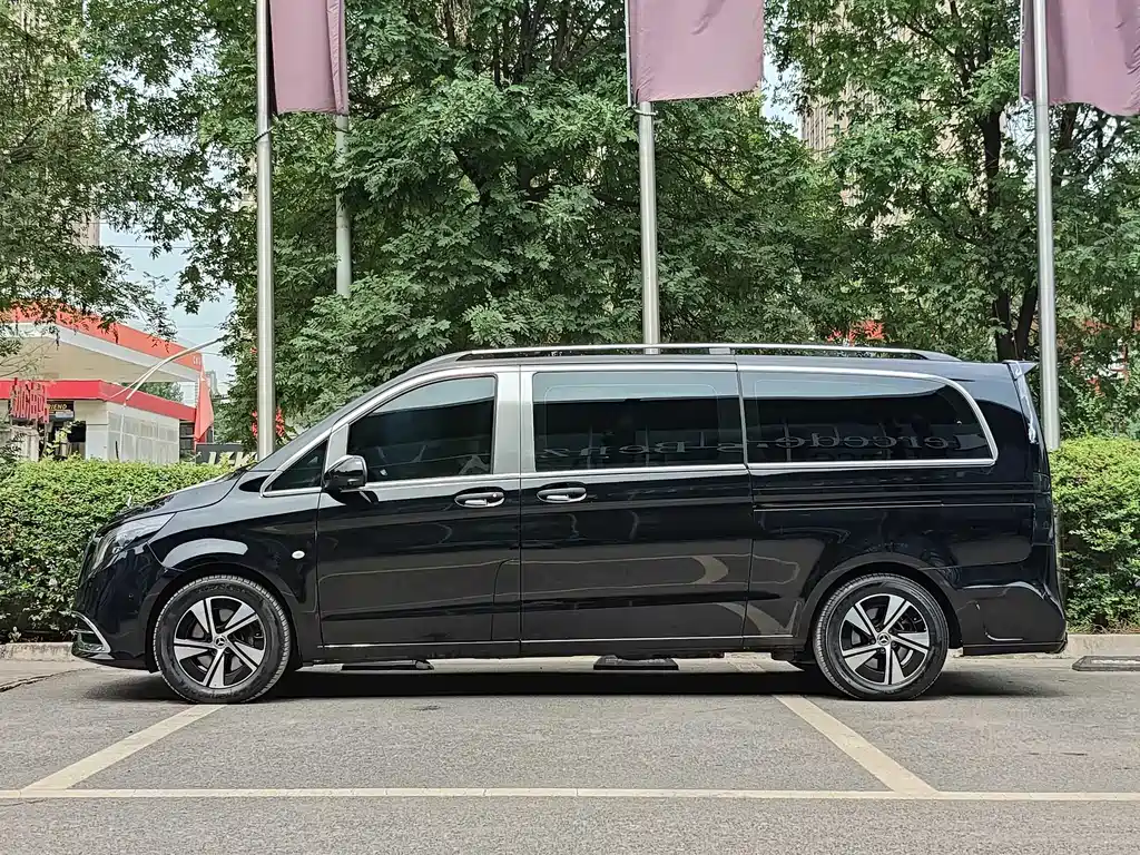 Mercedes-Benz Vito 2024 2.0T 7 мест