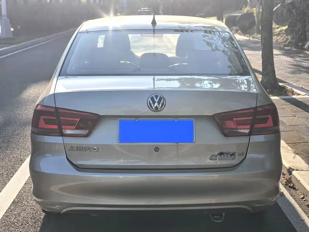Volkswagen Santana — миниатюра 10