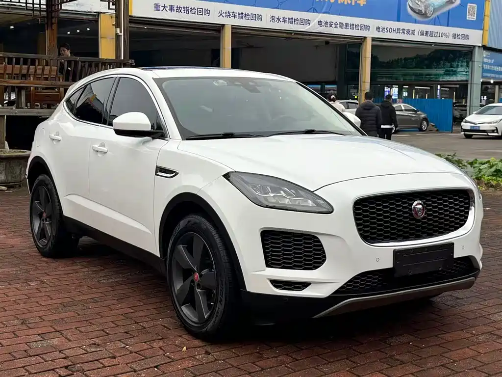 JAGUAR E PACE