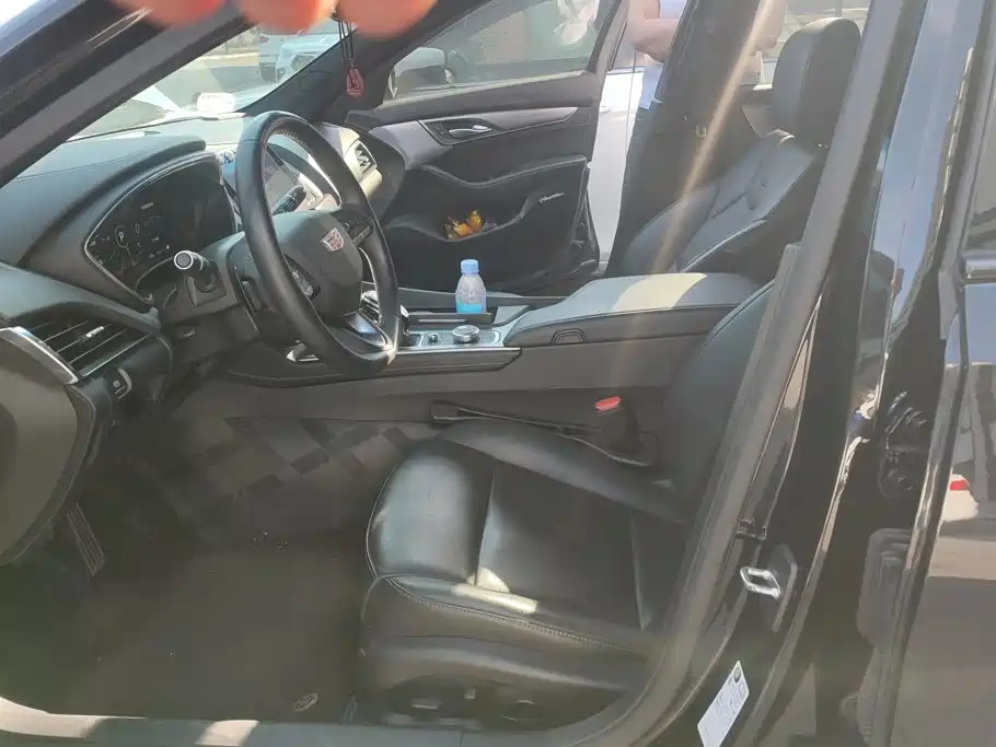 Cadillac CT5 — миниатюра 9