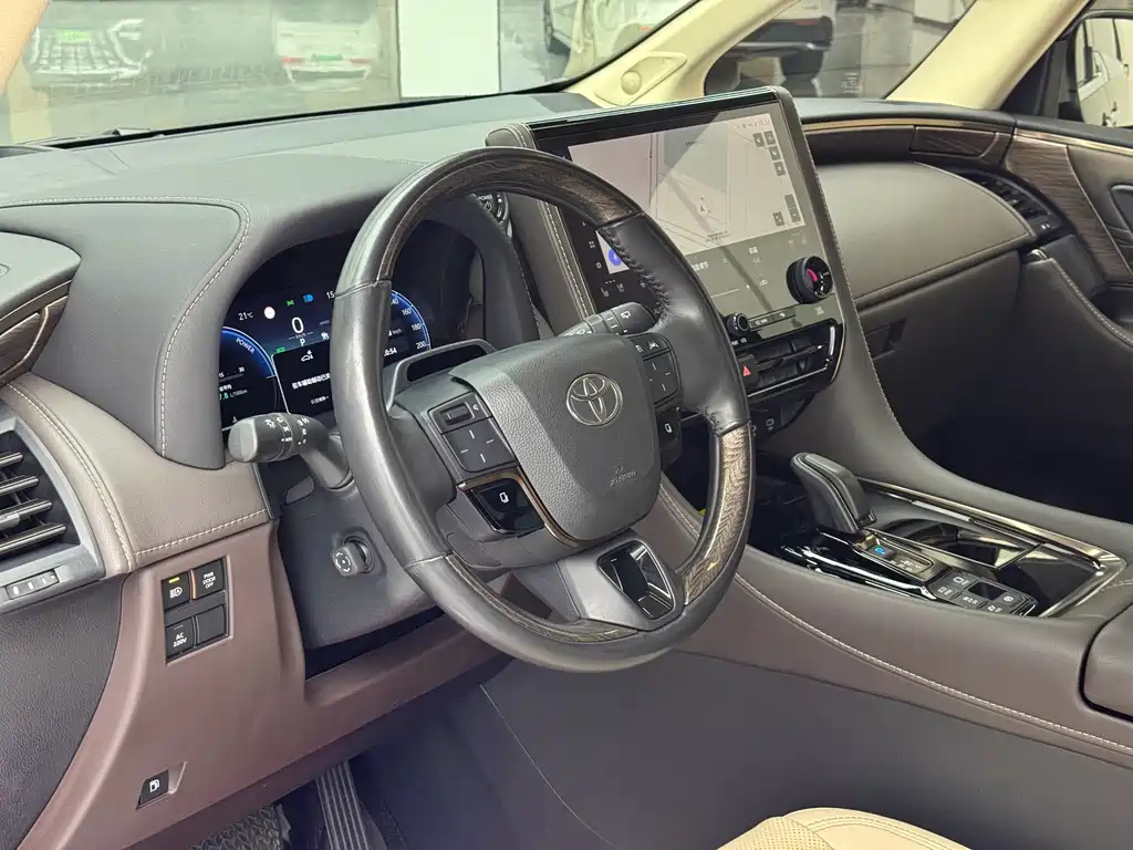 Toyota Vellfire — миниатюра 4