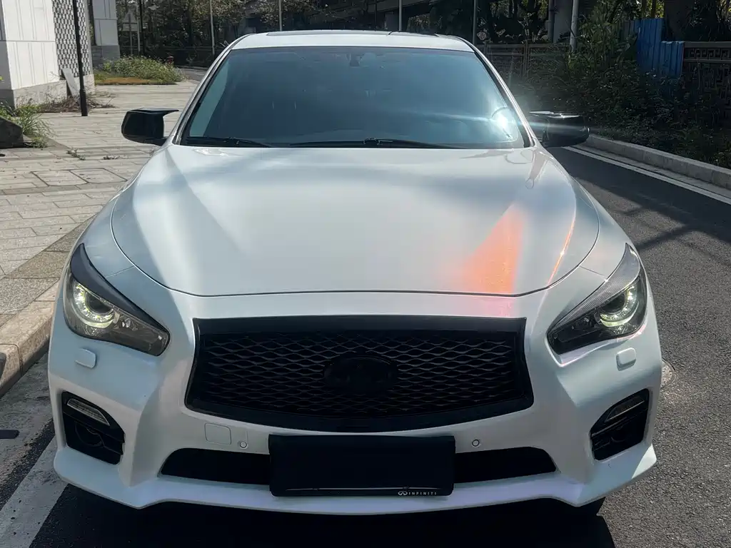 INFINITI Q50L