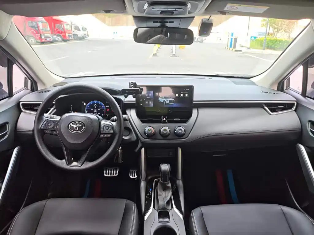 Toyota Corolla Cross — миниатюра 8