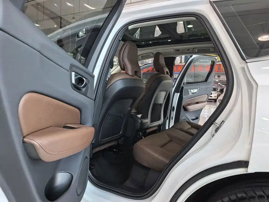 Volvo XC60 — миниатюра 5