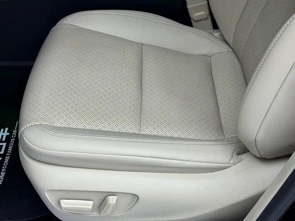 Toyota Vellfire — миниатюра 6