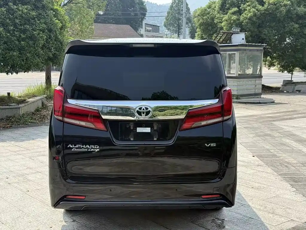 Toyota Alphard 2018 3.5L Luxury