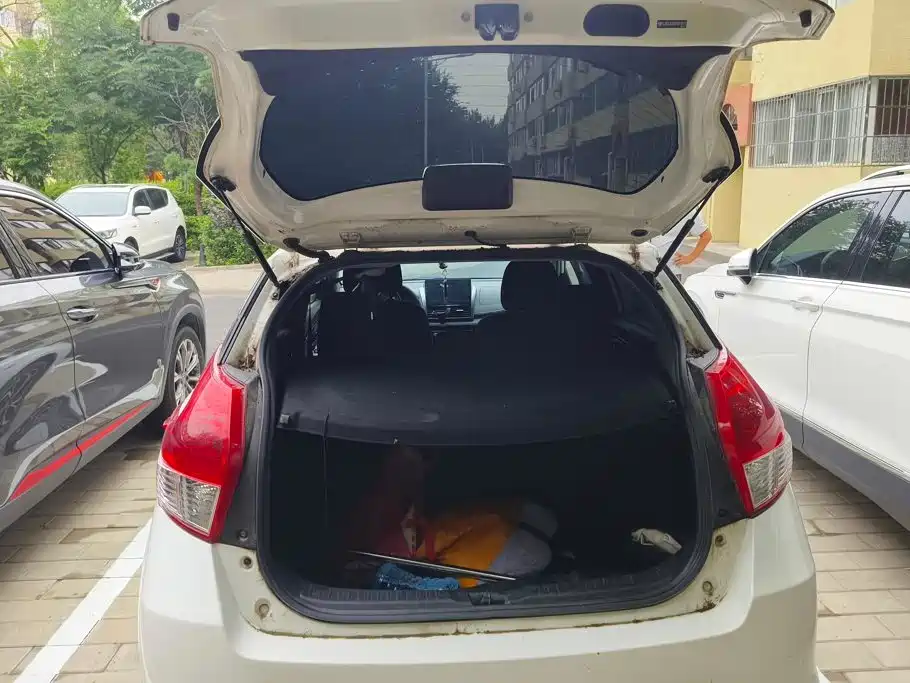 Toyota Yaris L Zhixuan YARiS L 2015 1.5E AT