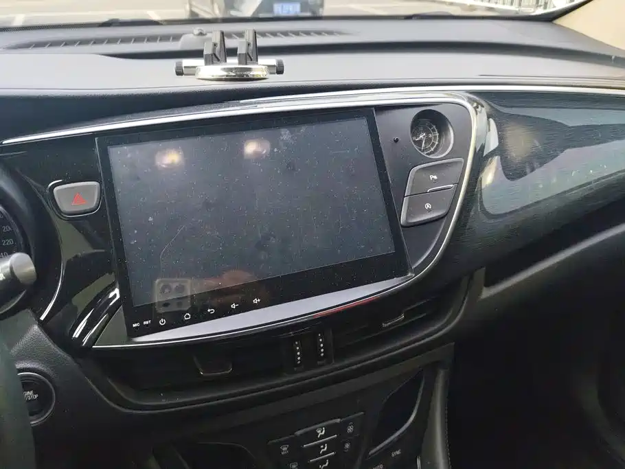 Buick Envision Plus — миниатюра 13