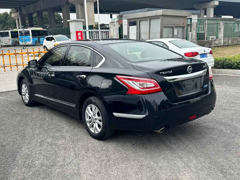 NISSAN TEANA