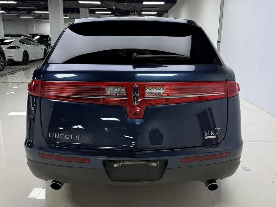 Lincoln MKT — миниатюра 4