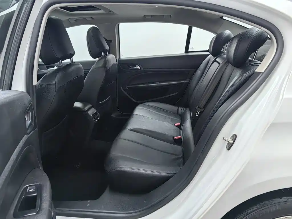 Peugeot 408 — миниатюра 15
