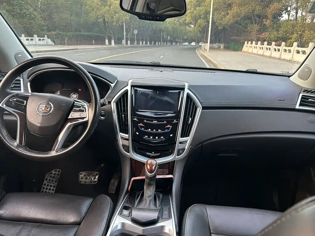 Cadillac SRX — миниатюра 9