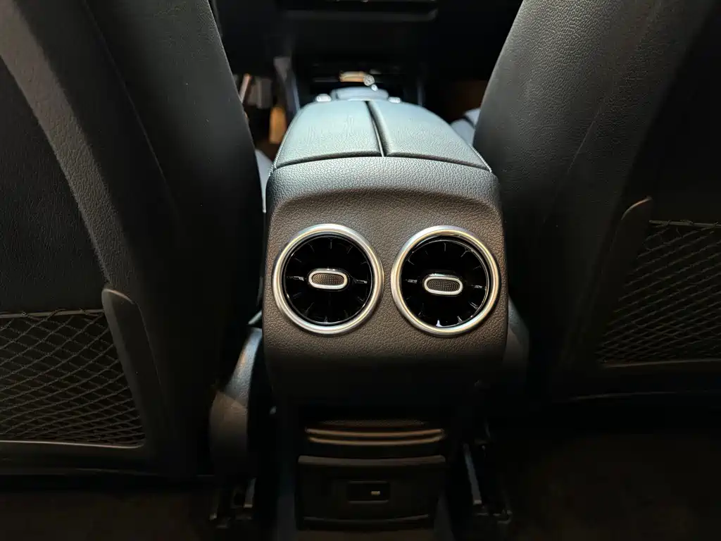 Mercedes-Benz GLB — миниатюра 14
