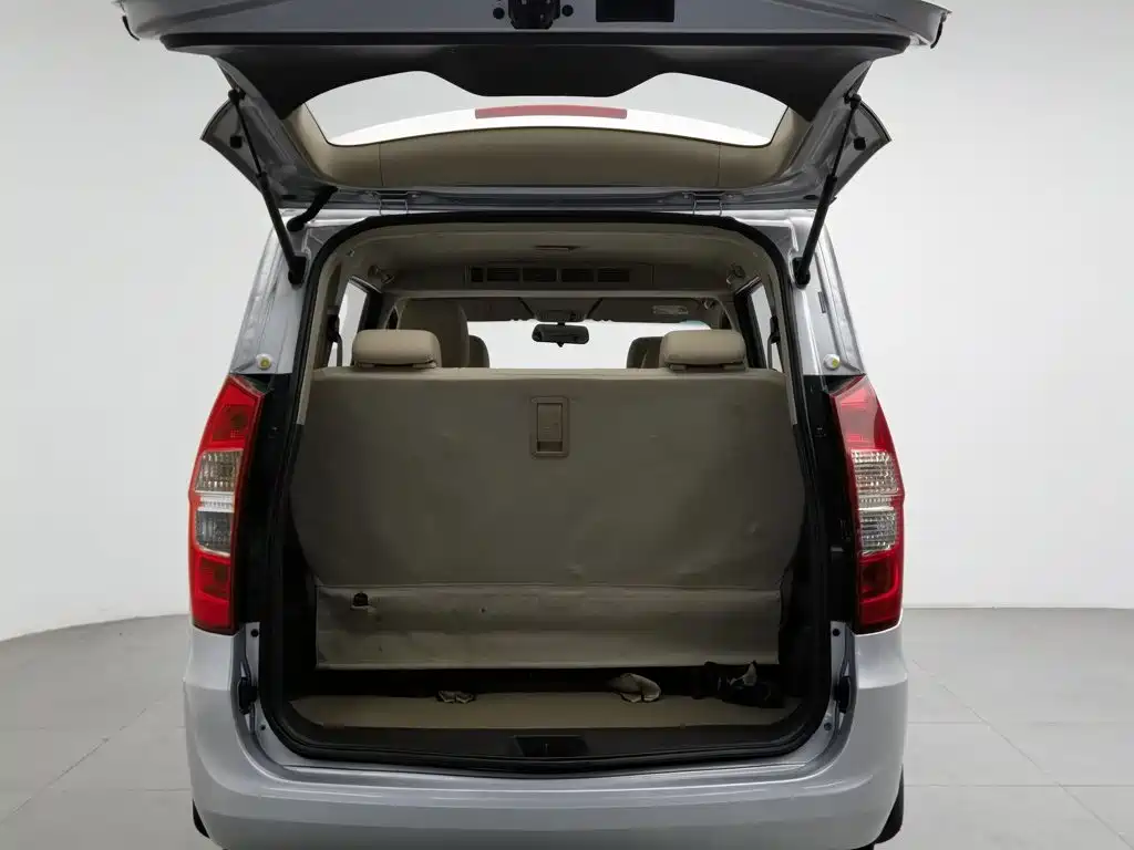 Wuling Hongguang — миниатюра 16