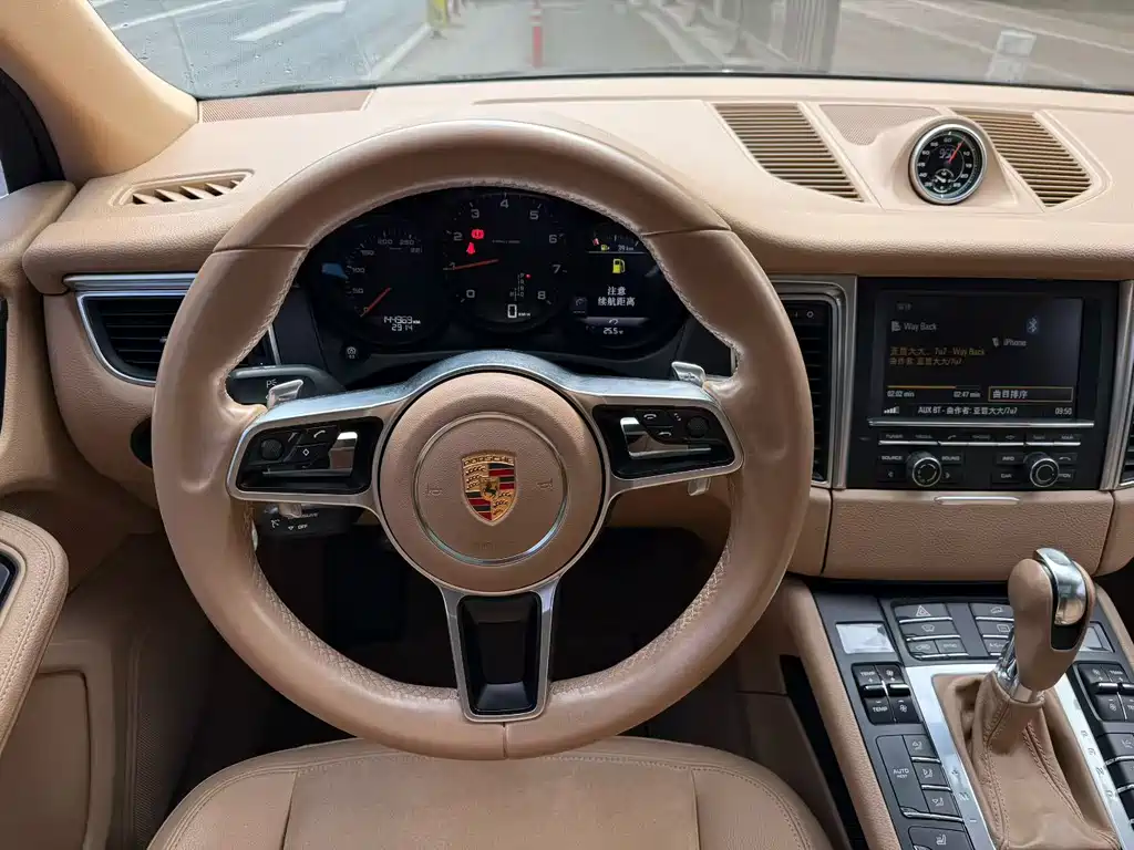 Porsche Macan — миниатюра 8