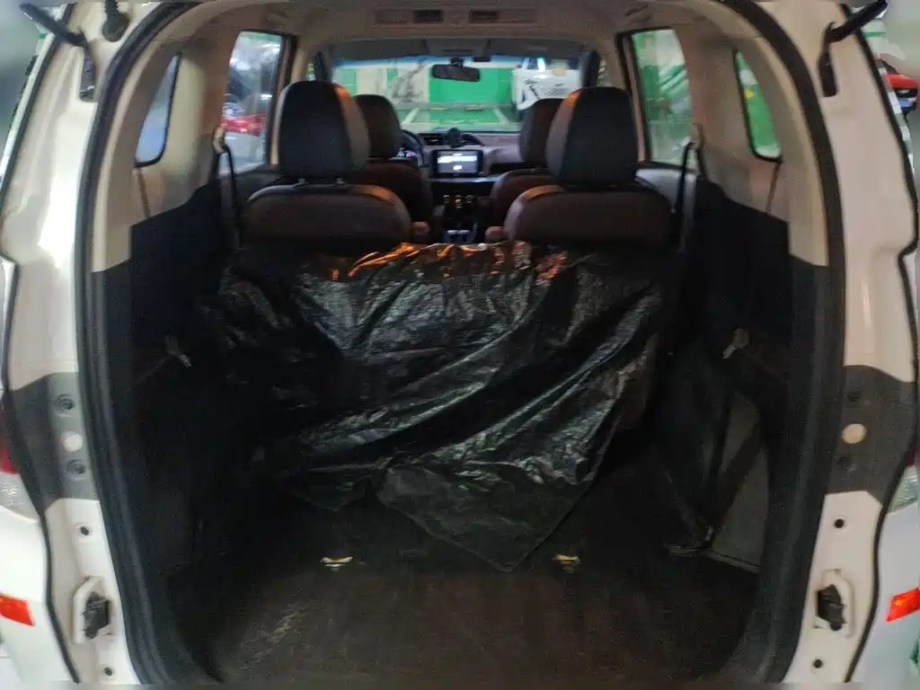 Venucia M50V — миниатюра 10