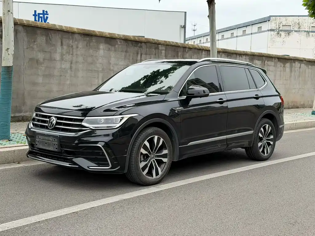 Volkswagen Tiguan L L 2022 330TSI AT R-Line