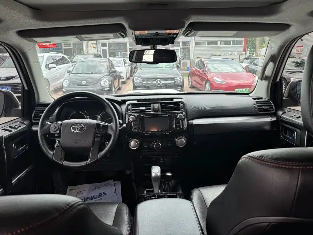 Toyota 4Runner — миниатюра 7