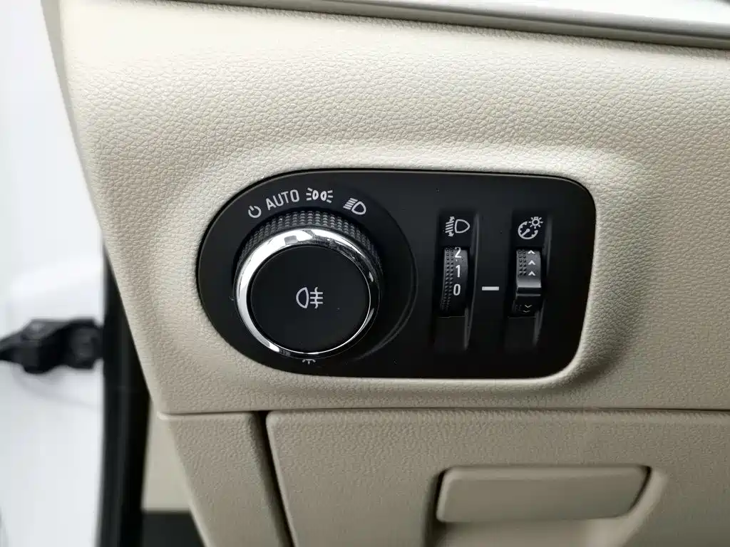 Buick Verano — миниатюра 21
