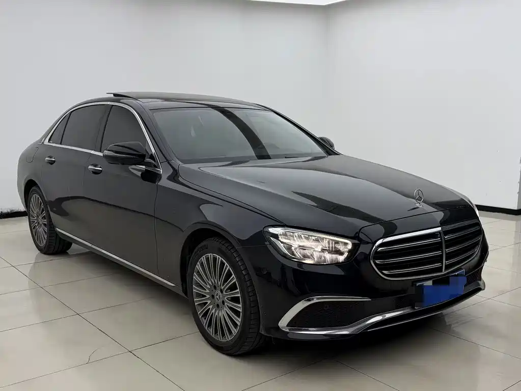 Mercedes-Benz E-Class — миниатюра 3