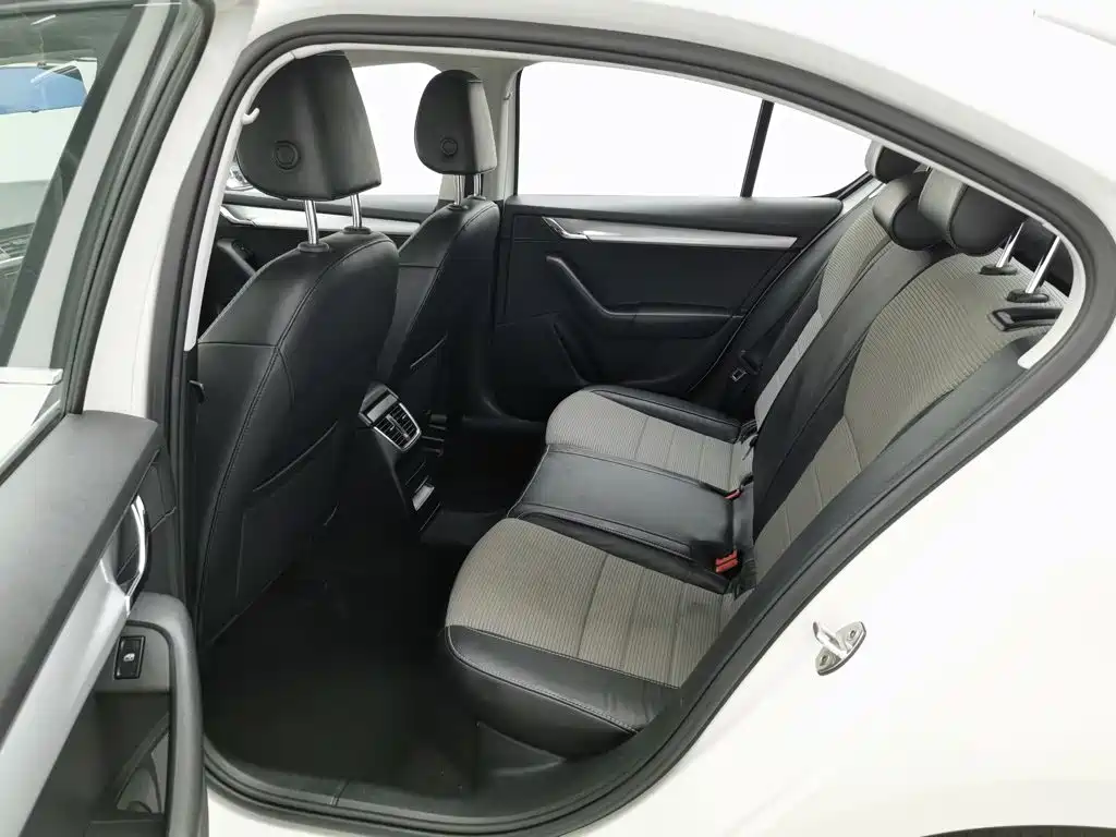 Skoda Octavia — миниатюра 15