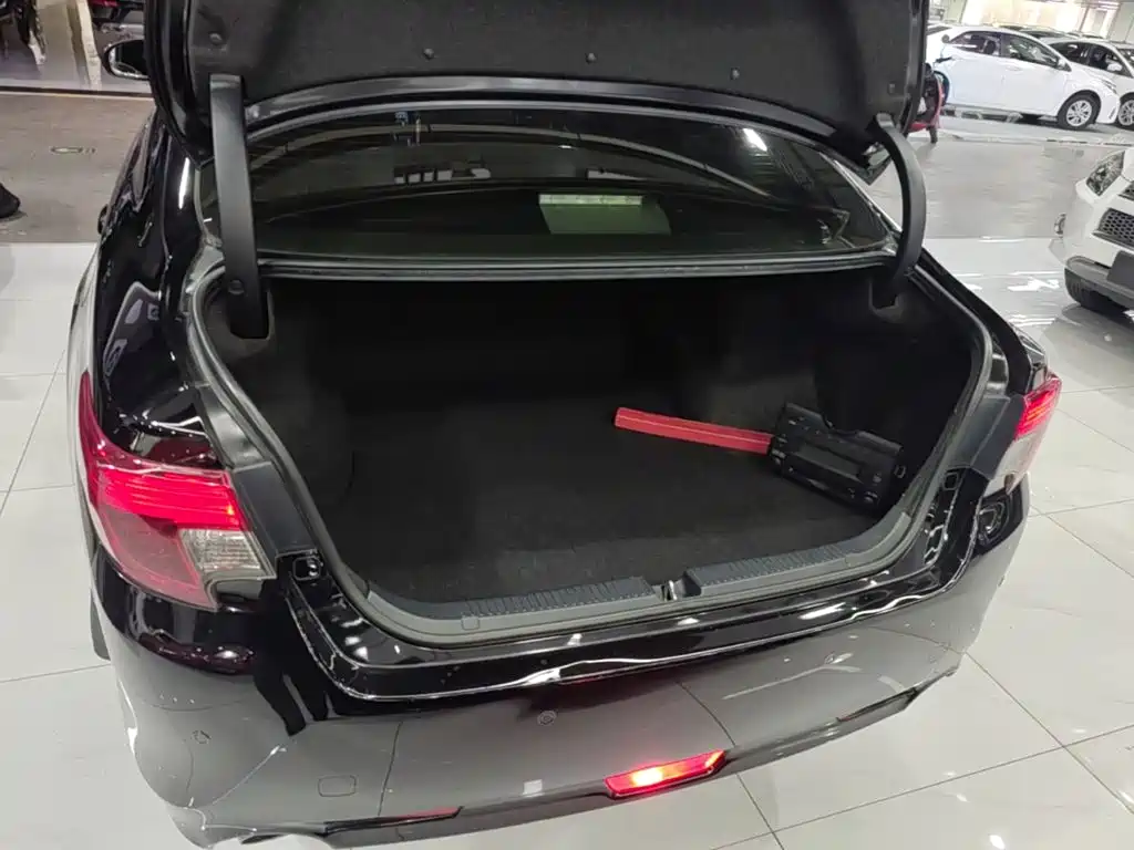 Toyota Reiz — миниатюра 18