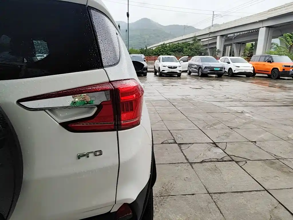BYD Yuan Pro — миниатюра 8