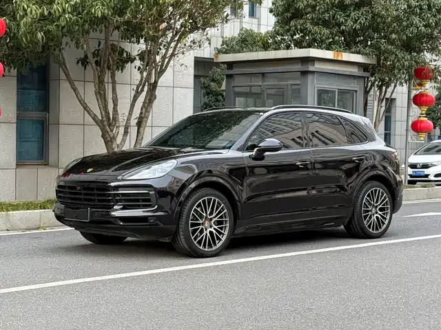 PORSCHE CAYENNE
