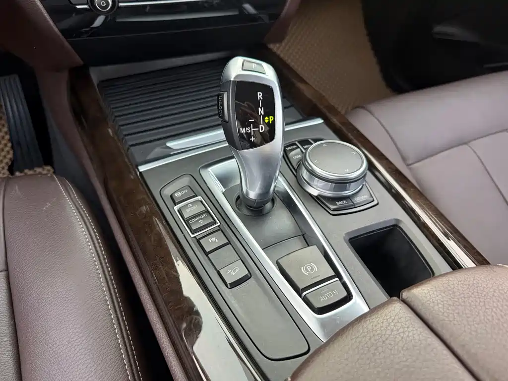 BMW X5 (Import) — миниатюра 13