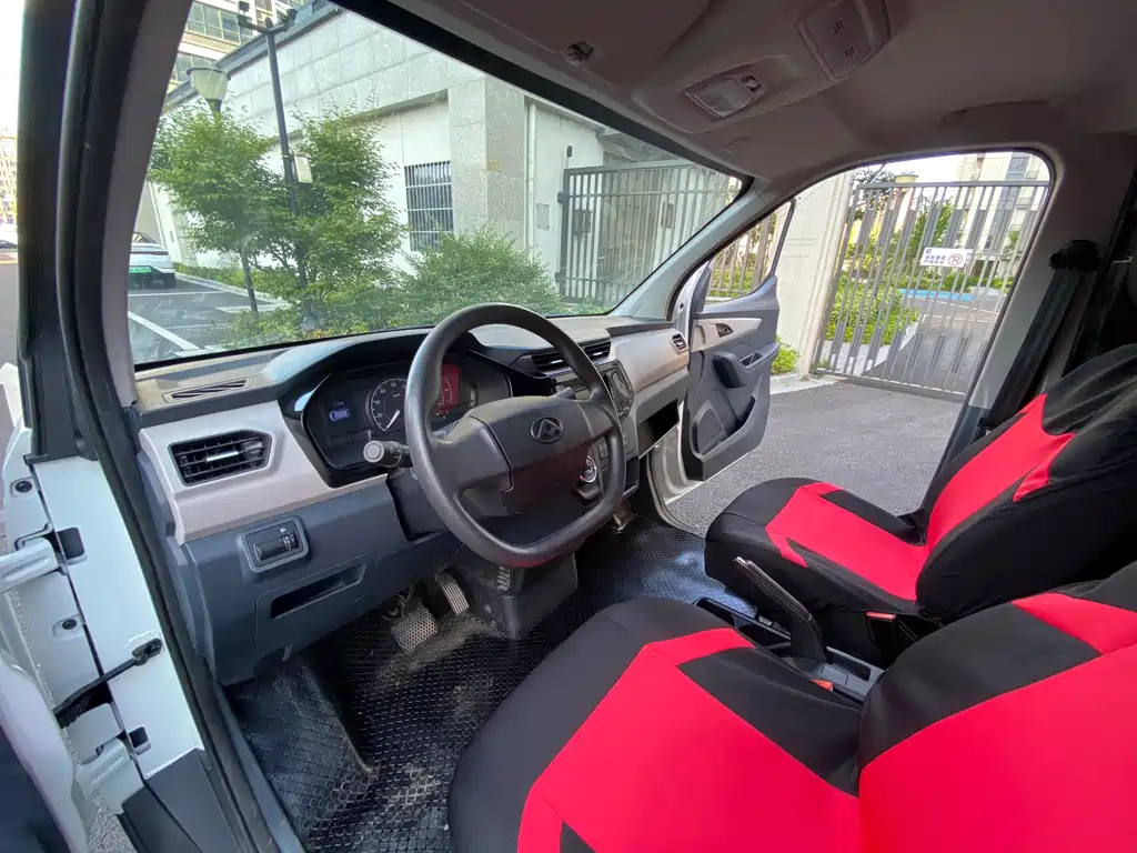 Maxus EV30