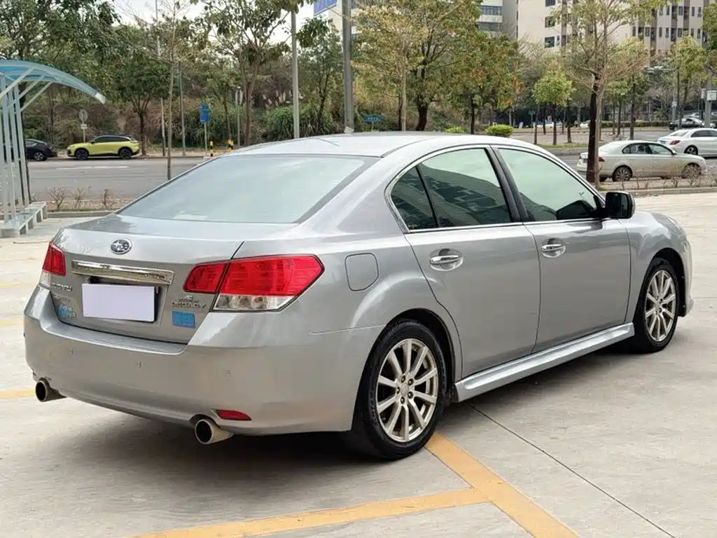 Subaru Legacy — миниатюра 7