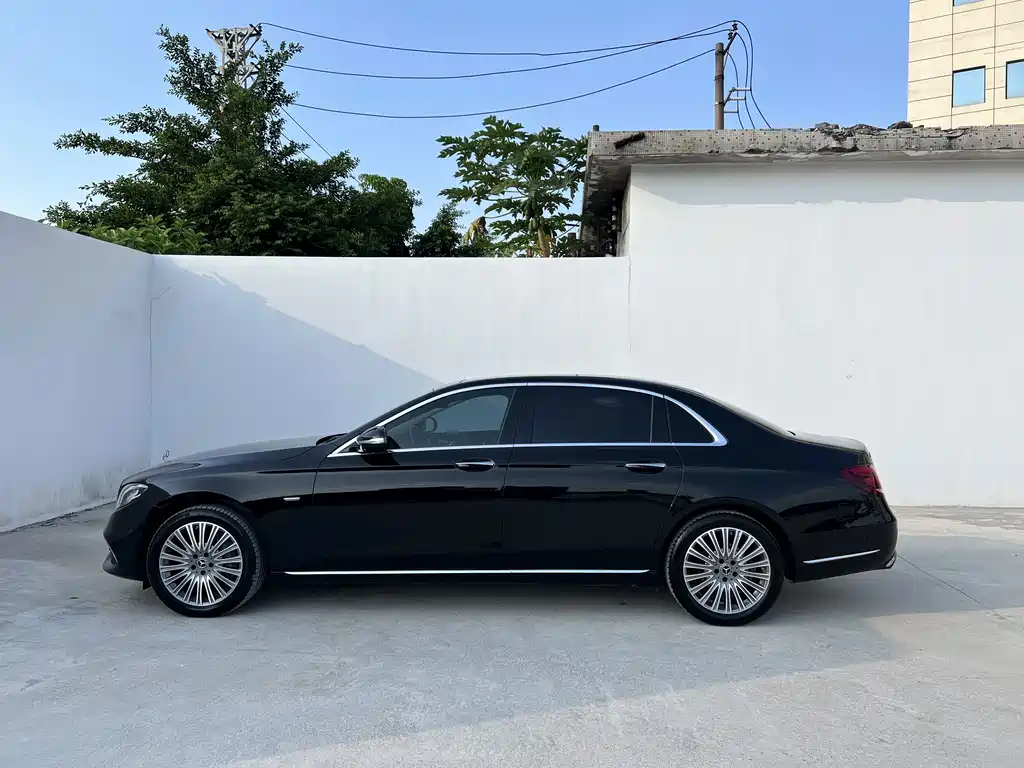 Mercedes-Benz E-Class — миниатюра 3