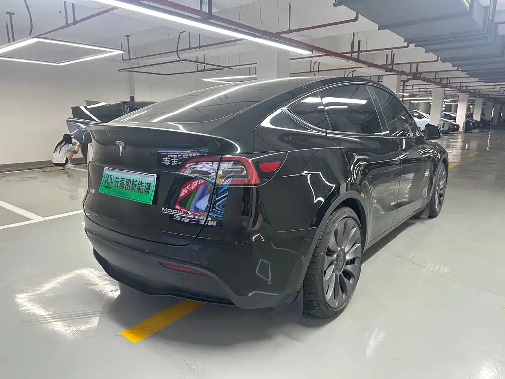 Tesla Model Y 2022 Performance