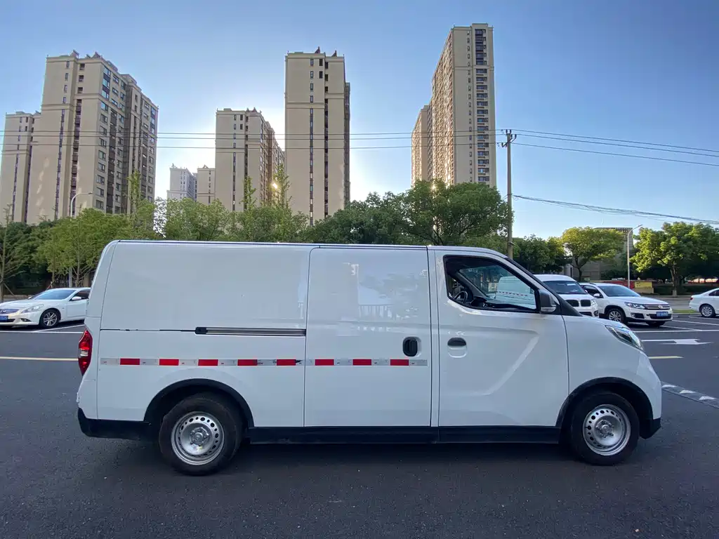 Maxus EV30