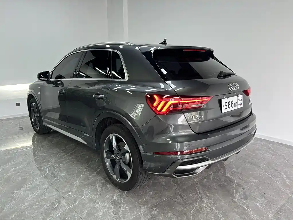 Audi Q3 2023 35 TFSI Fashion (1.4T)