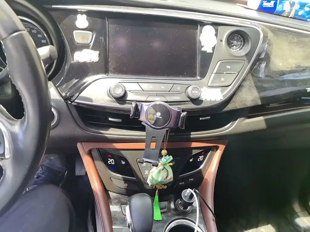Buick Envision Plus — миниатюра 10