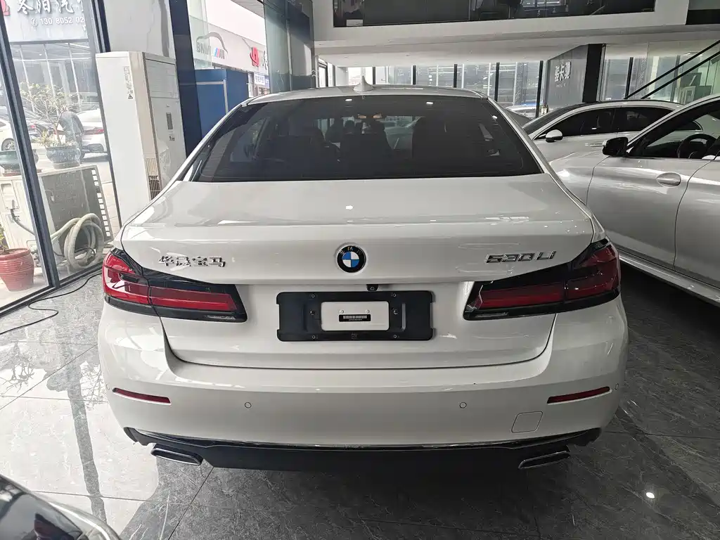 BMW 5 SERIES