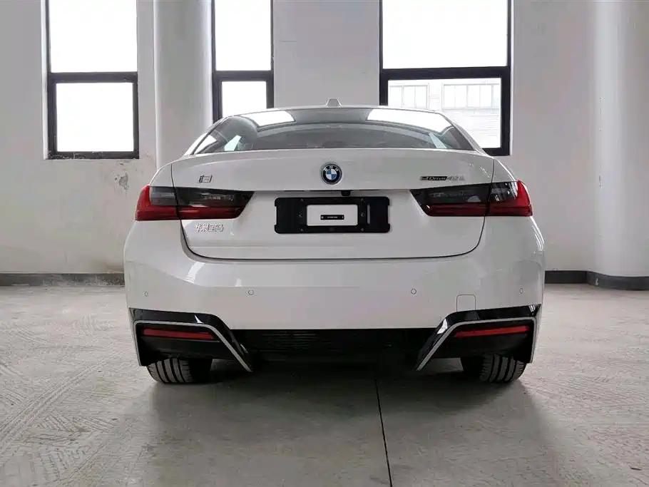 BMW i3 2026 eDrive 40 L