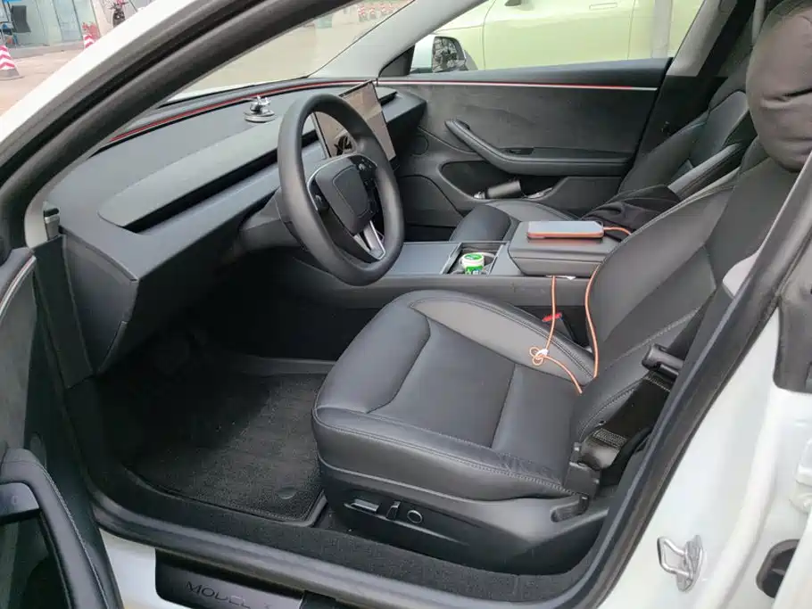 Tesla Model 3 — миниатюра 9